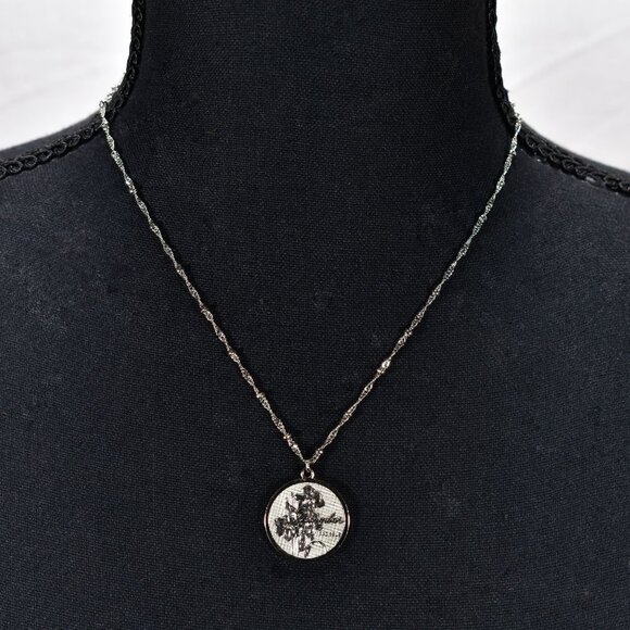 1928 Jewelry Flower Of The Month Pendant Necklace "December Narcissus" - Picture 1 of 6